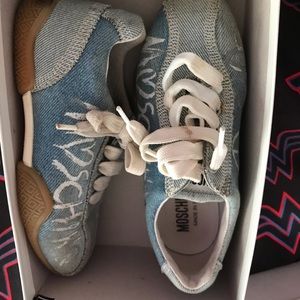 Girls Vintage Moschino Jean Sneakers